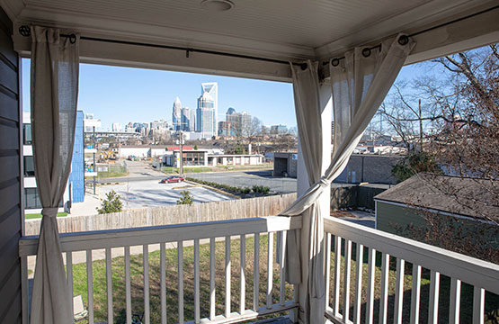 Rear balcony view to uptown